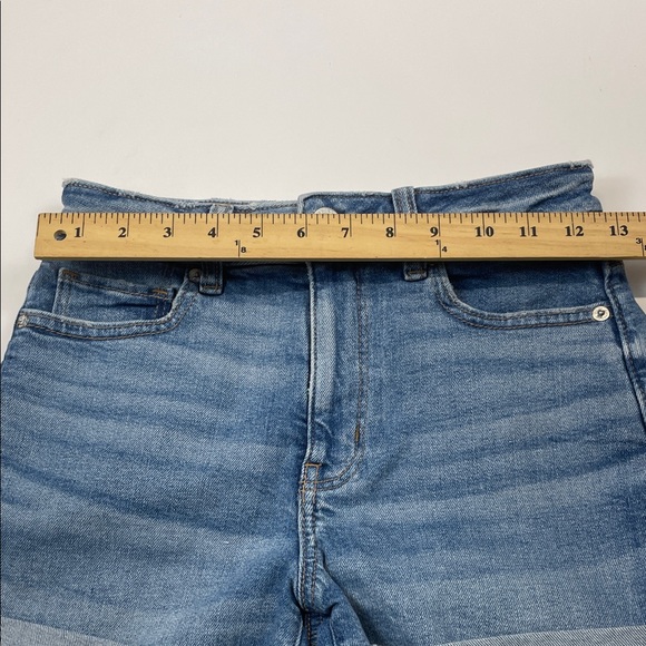 American Eagle Mom Shorts Medium Wash High Rise Cuffed Stretch Denim Sz 0 - Picture 6 of 8